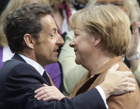 Sarkozy et Merkel le 10 mai 2009, crédits : Michael Dalder / Reuters 