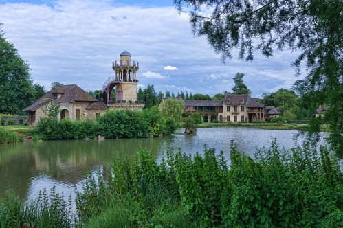 Hameau_de_la_Reine_-_Chateau_de_Versailles.jpg