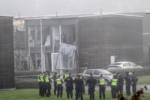 Jeudi, une explosion a ravag le quartier de Storvreta, dans la banlieue d'Uppsala, en Sude. Une femme de 25 ans est dcde. Agence de presse TT via Reuters