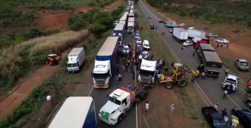 Les manifestants ont bloqu les autoroutes en soutien au prsident Jair Bolsonaro.