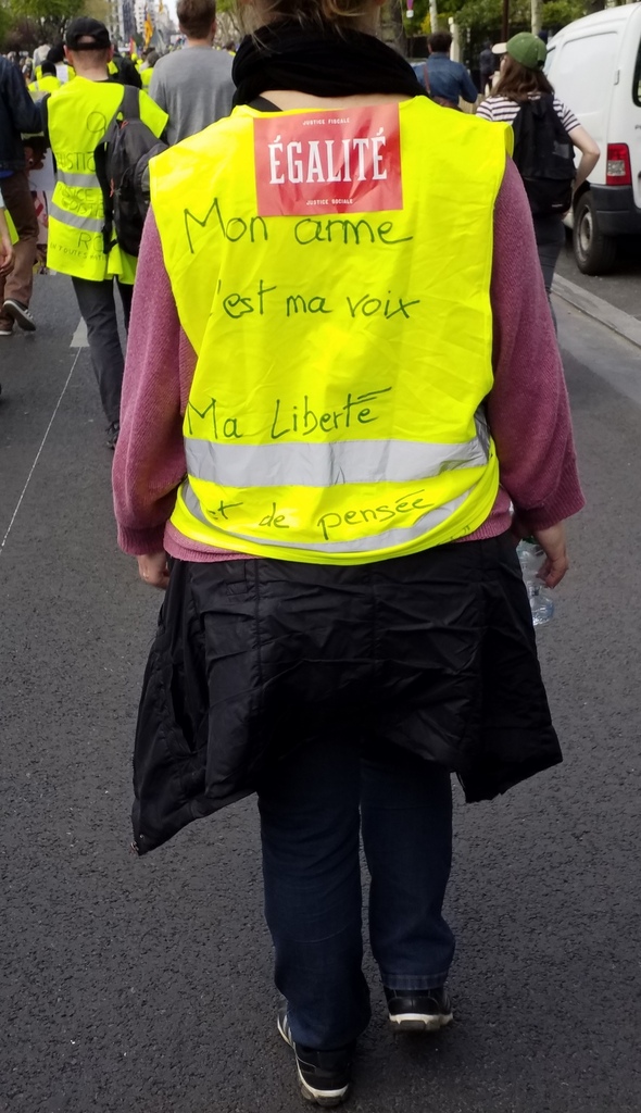 Banderoles, drapeaux et Gilets jaunes