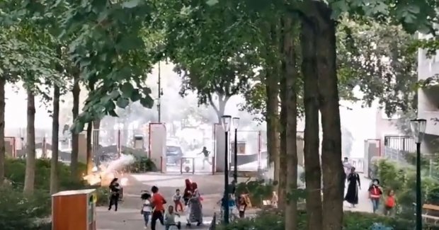 Paris | Belleville : des bandes rivales s'affrontent  coups de tirs de  mortier dans un parc pour enfants [Vidéos] | Aphadolie