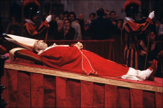 Today is the 42th anniversary of John Paul's I death. After just 33 day  from his election. Still in just 33 days he won the hearts of the people. Pope  John Paul