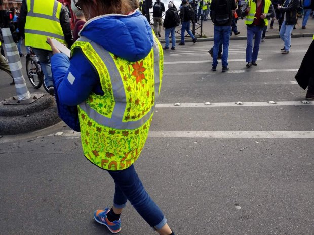 Banderoles, drapeaux et Gilets jaunes