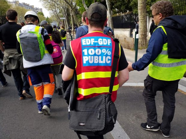 Banderoles, drapeaux et Gilets jaunes