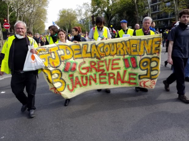 Banderoles, drapeaux et Gilets jaunes