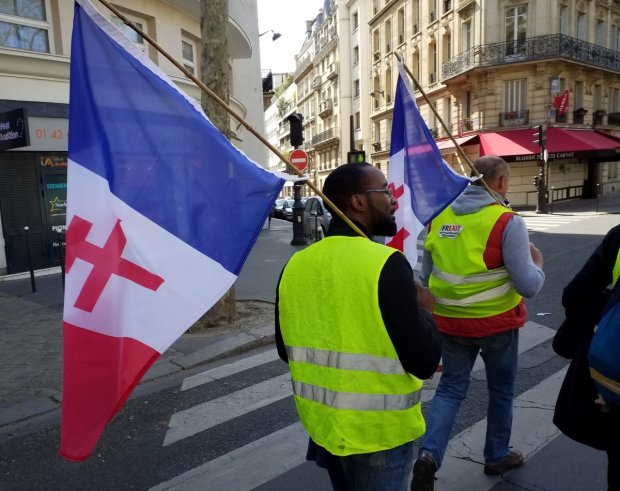 Banderoles, drapeaux et Gilets jaunes