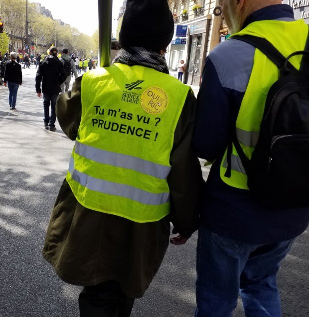 Banderoles, drapeaux et Gilets jaunes