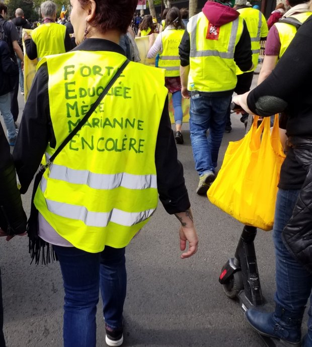 Banderoles, drapeaux et Gilets jaunes