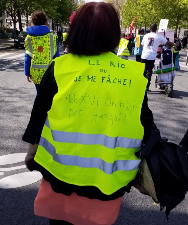 Banderoles, drapeaux et Gilets jaunes