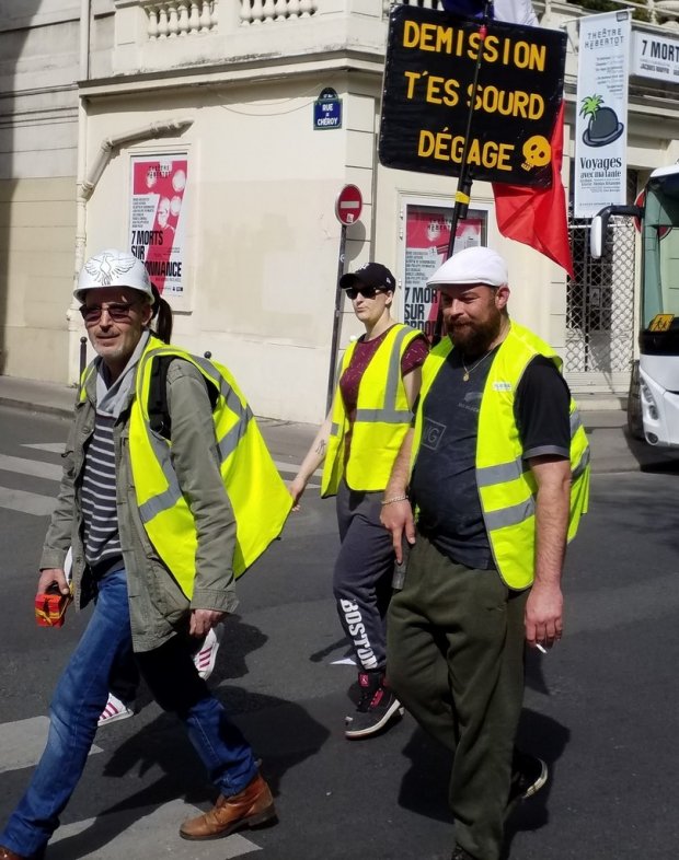 Banderoles, drapeaux et Gilets jaunes