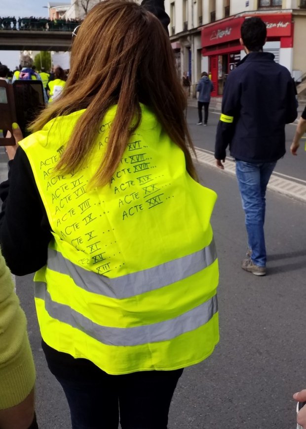 Banderoles, drapeaux et Gilets jaunes