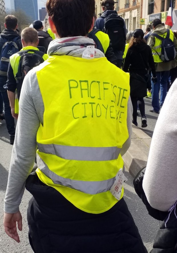 Banderoles, drapeaux et Gilets jaunes