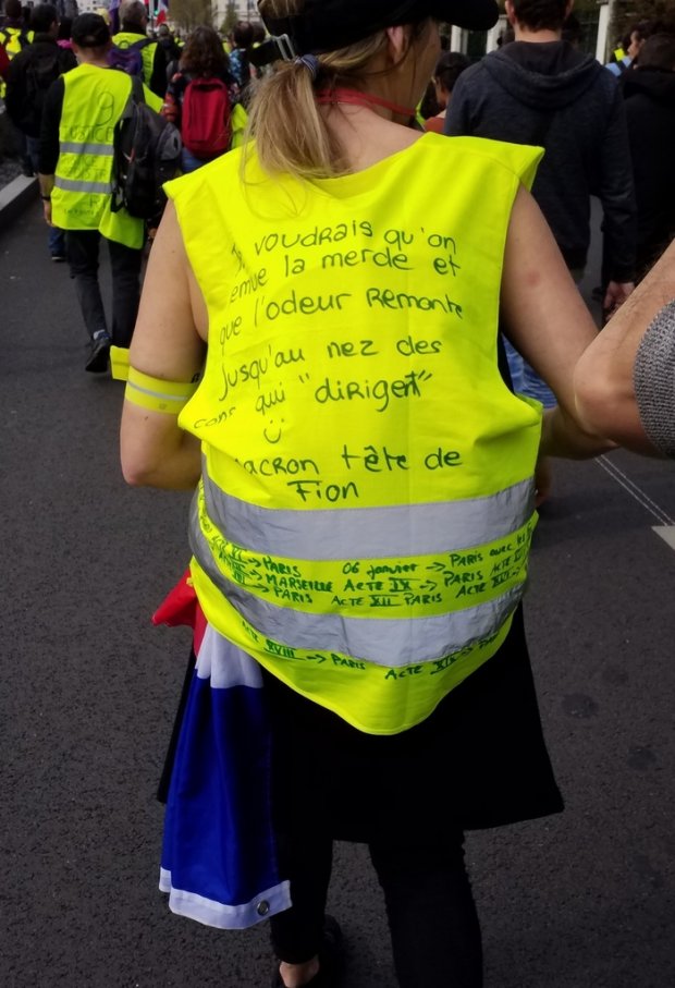 Banderoles, drapeaux et Gilets jaunes