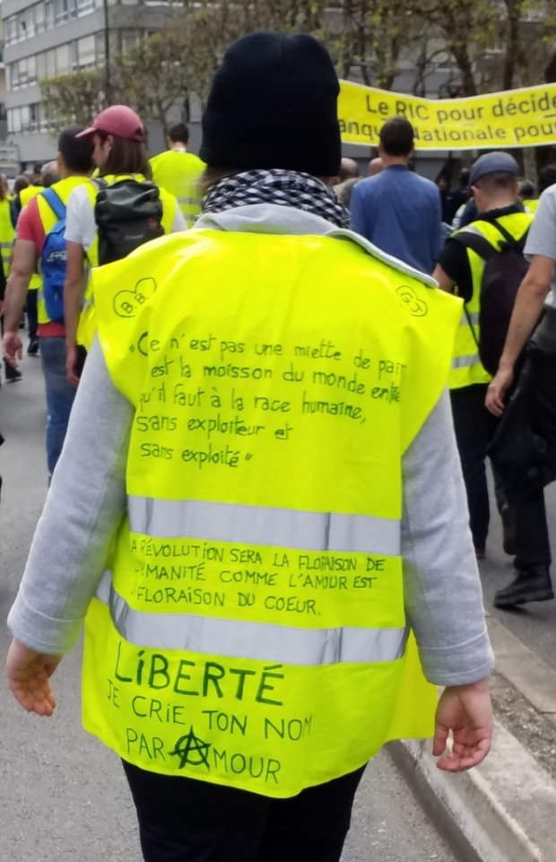 Banderoles, drapeaux et Gilets jaunes