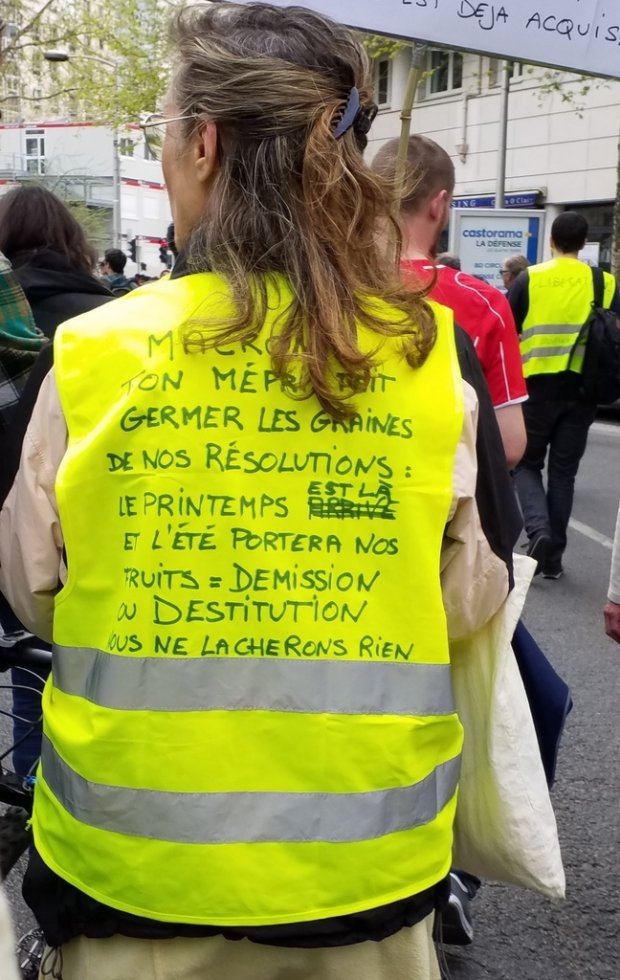 Banderoles, drapeaux et Gilets jaunes